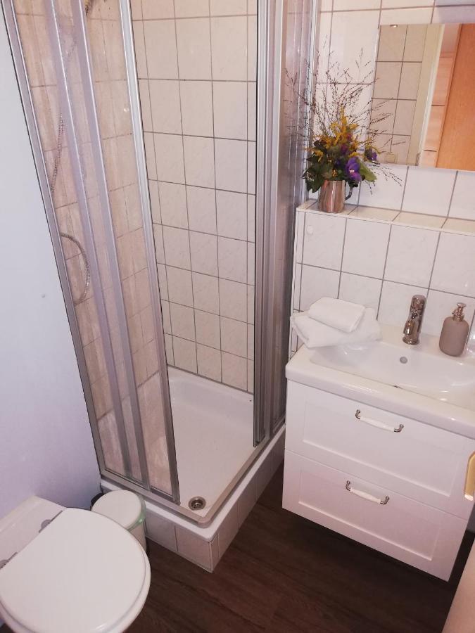 Ferienwohnung Am Kurpark Bad Klosterlausnitz Exterior foto